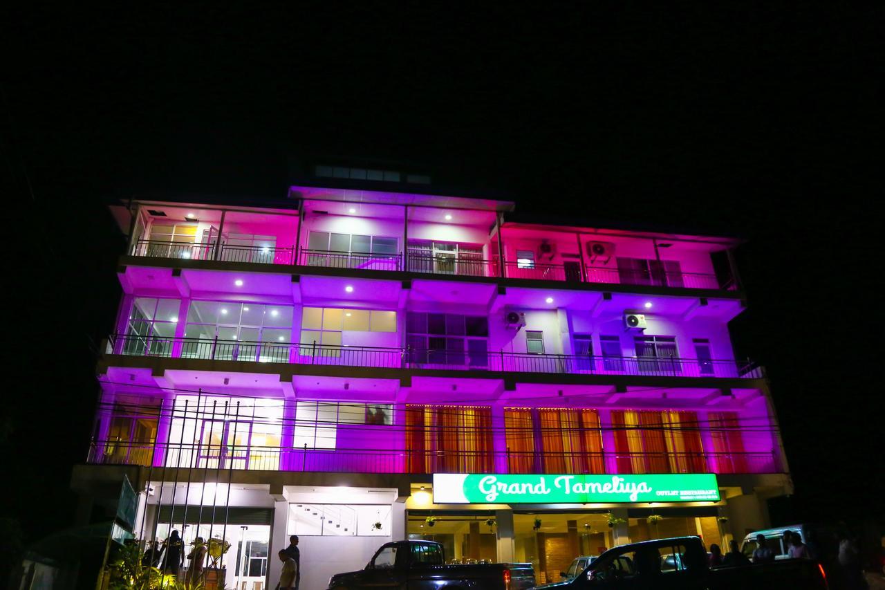 Grand Tameliya Hotel Gampaha Exterior foto